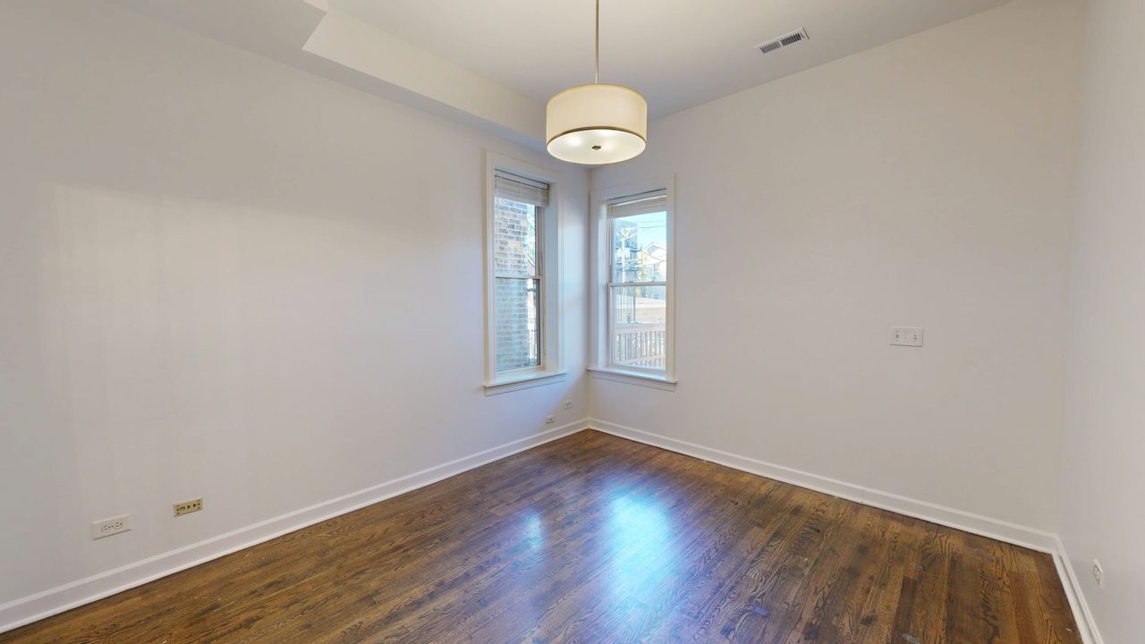  #1897: Near West Side - Queen Bedroom C W/ Private Bathroom  -  #1897: Near West Side  - Gallery -  12