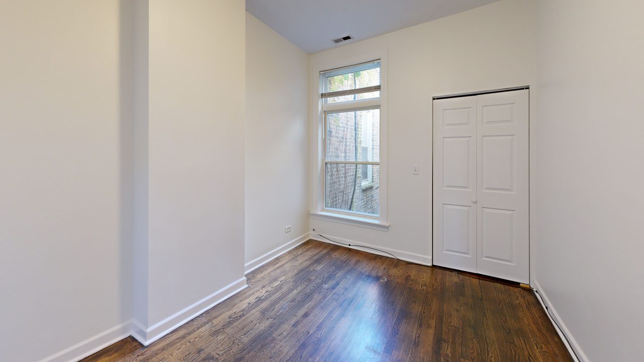  #1897: Near West Side - Queen Bedroom A  -  #1897: Near West Side  - Gallery -  2