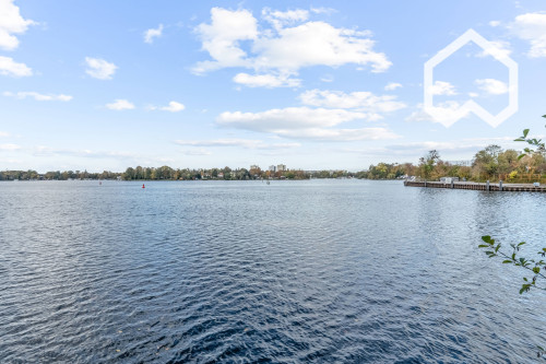 Charming modern 2 room apartment with riverview, 5 min from Potsdam central station