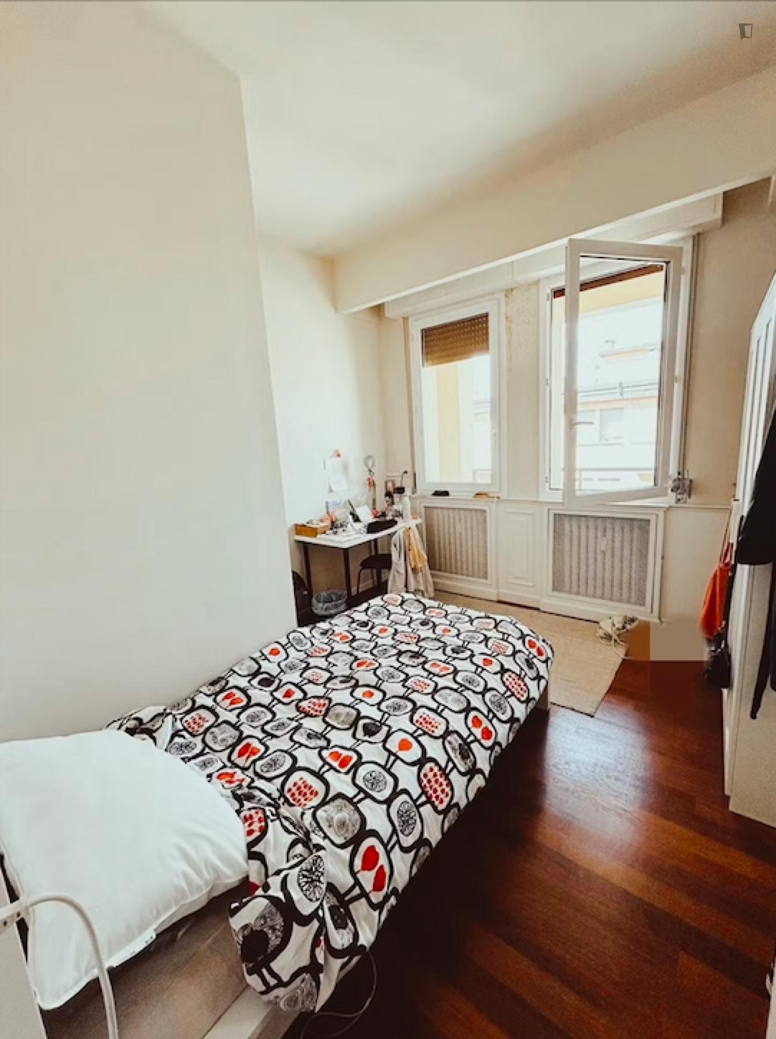 Comfortable Single Bedroom In The City Center - 1