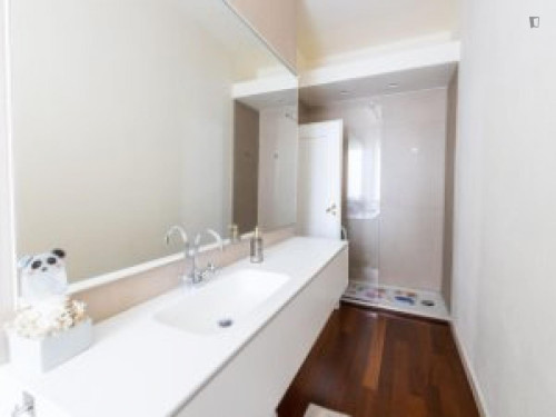 Single bed in twin bedroom in the center of Bologna - Gallery - 10
