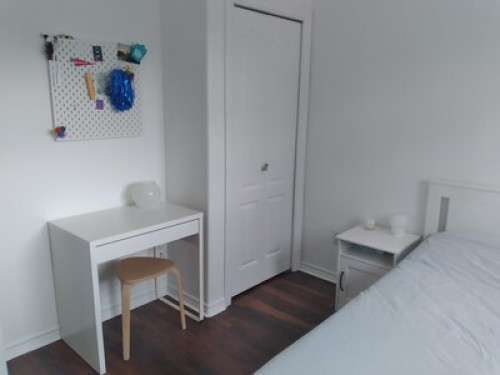 Bright and cozy room