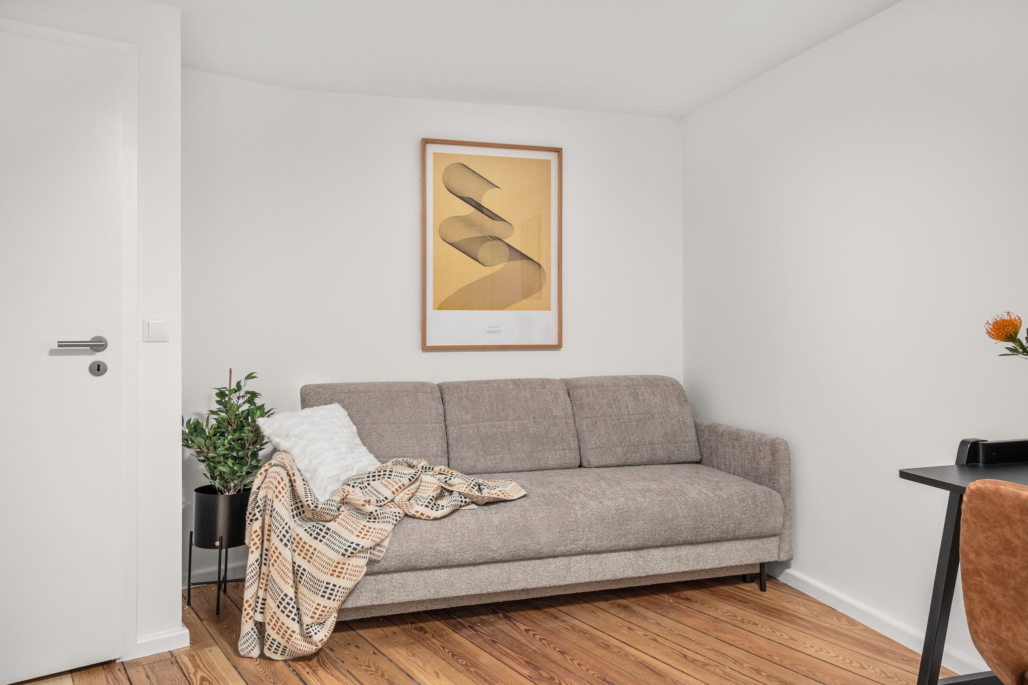 Brand New And Furnished 2-Bedroom In The Center Of Potsdam - 9