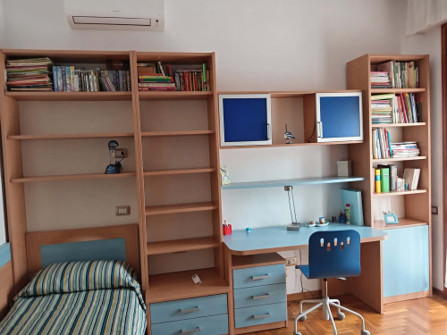 Room in Via Umberto Boccioni, Firenze for 125 m² with 4 bedrooms