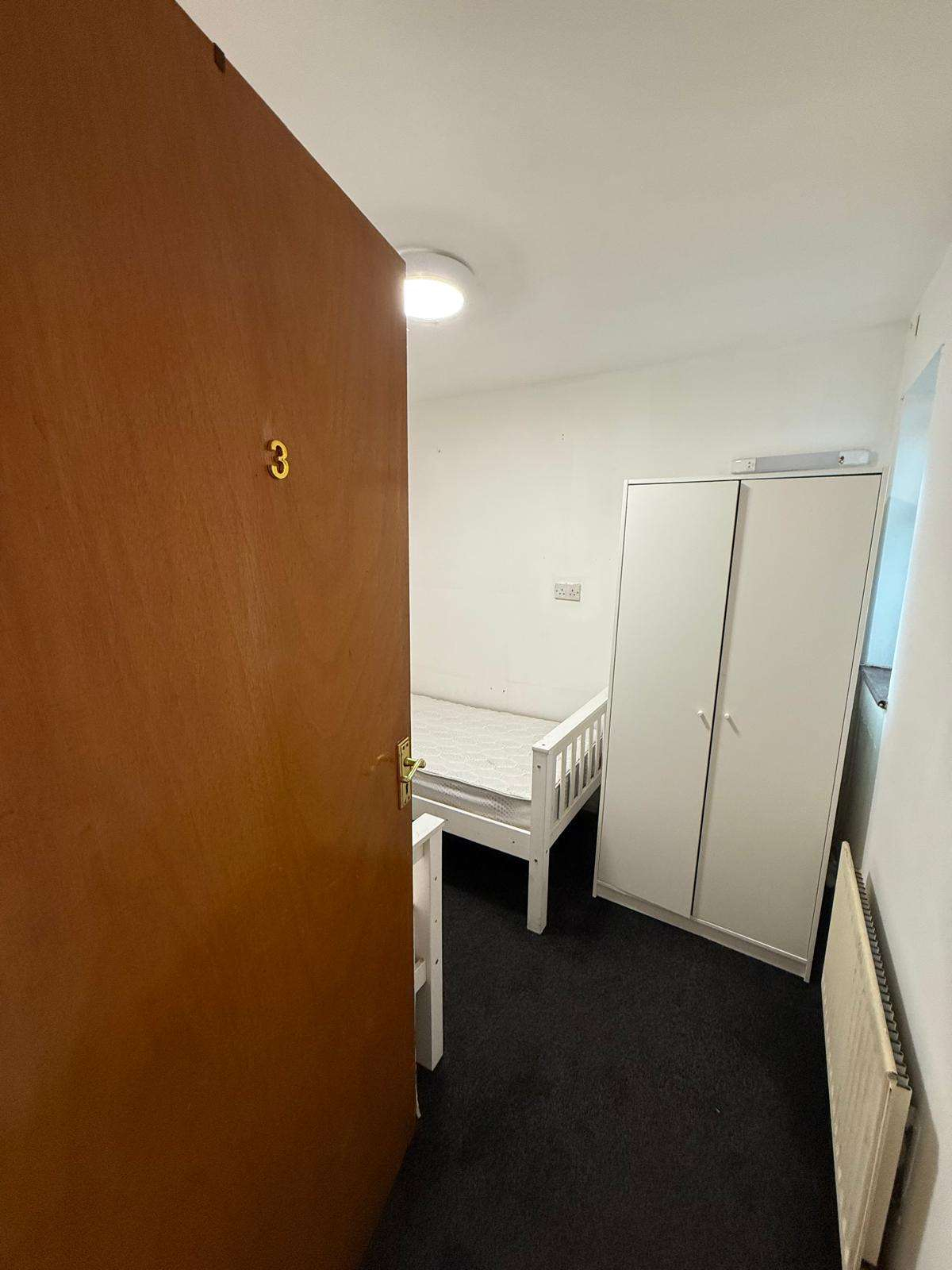 Small Twin Room - 3