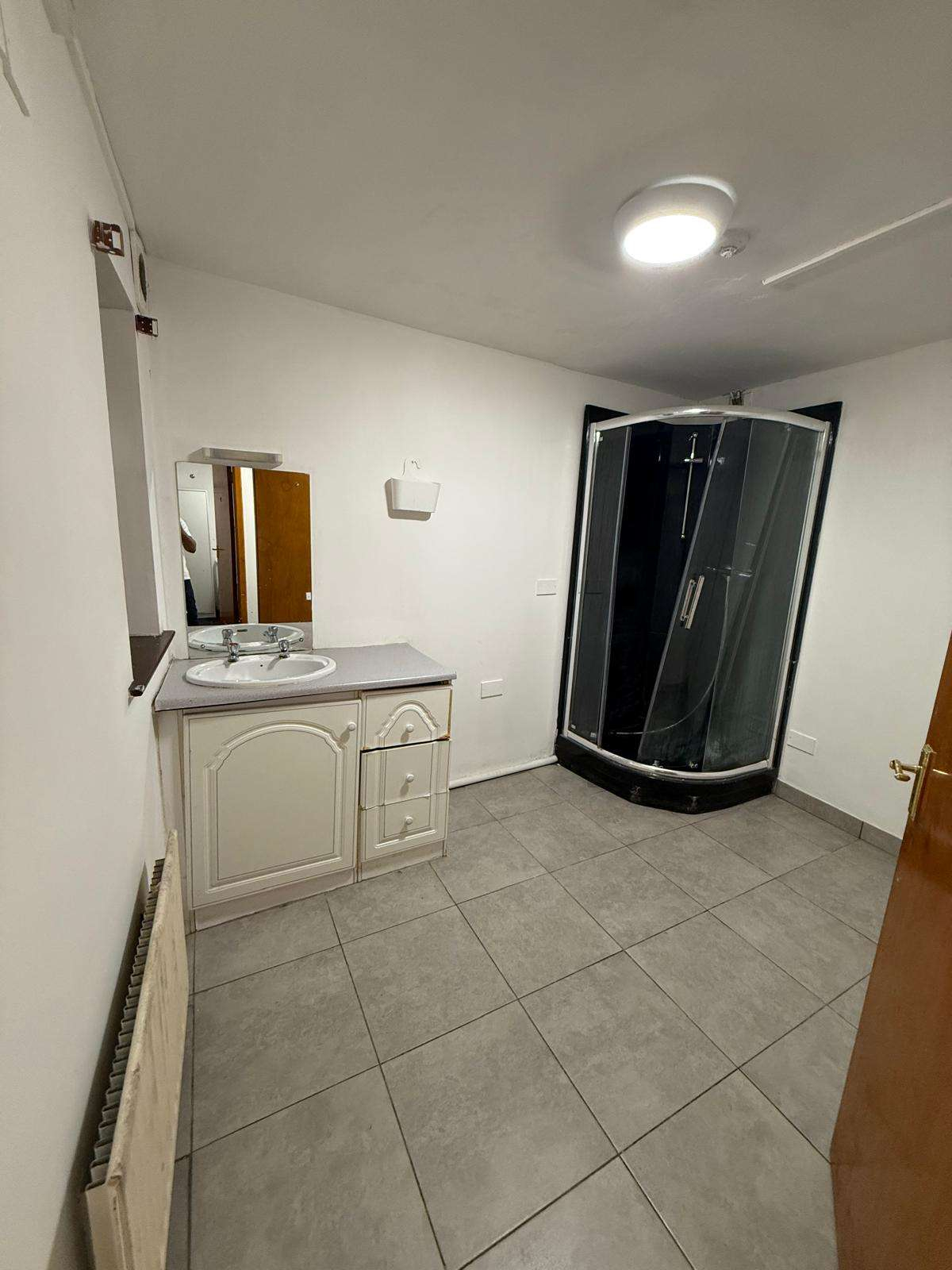 Small Twin Room - 7