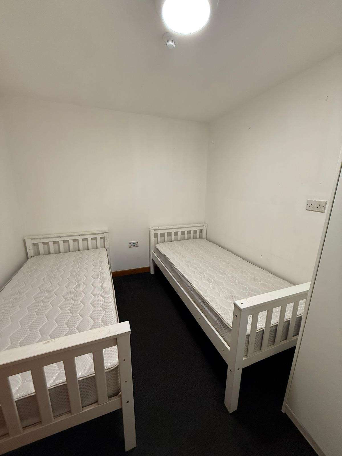 Small Twin Room - 1