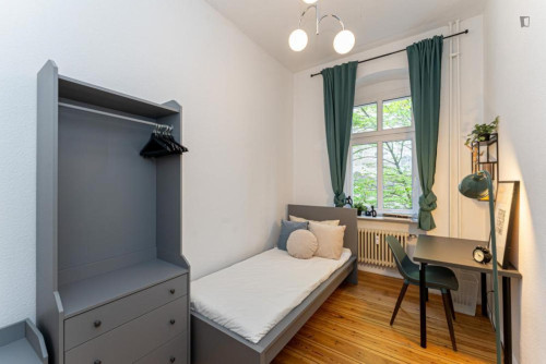 Modern single bedroom in Kreuzberg