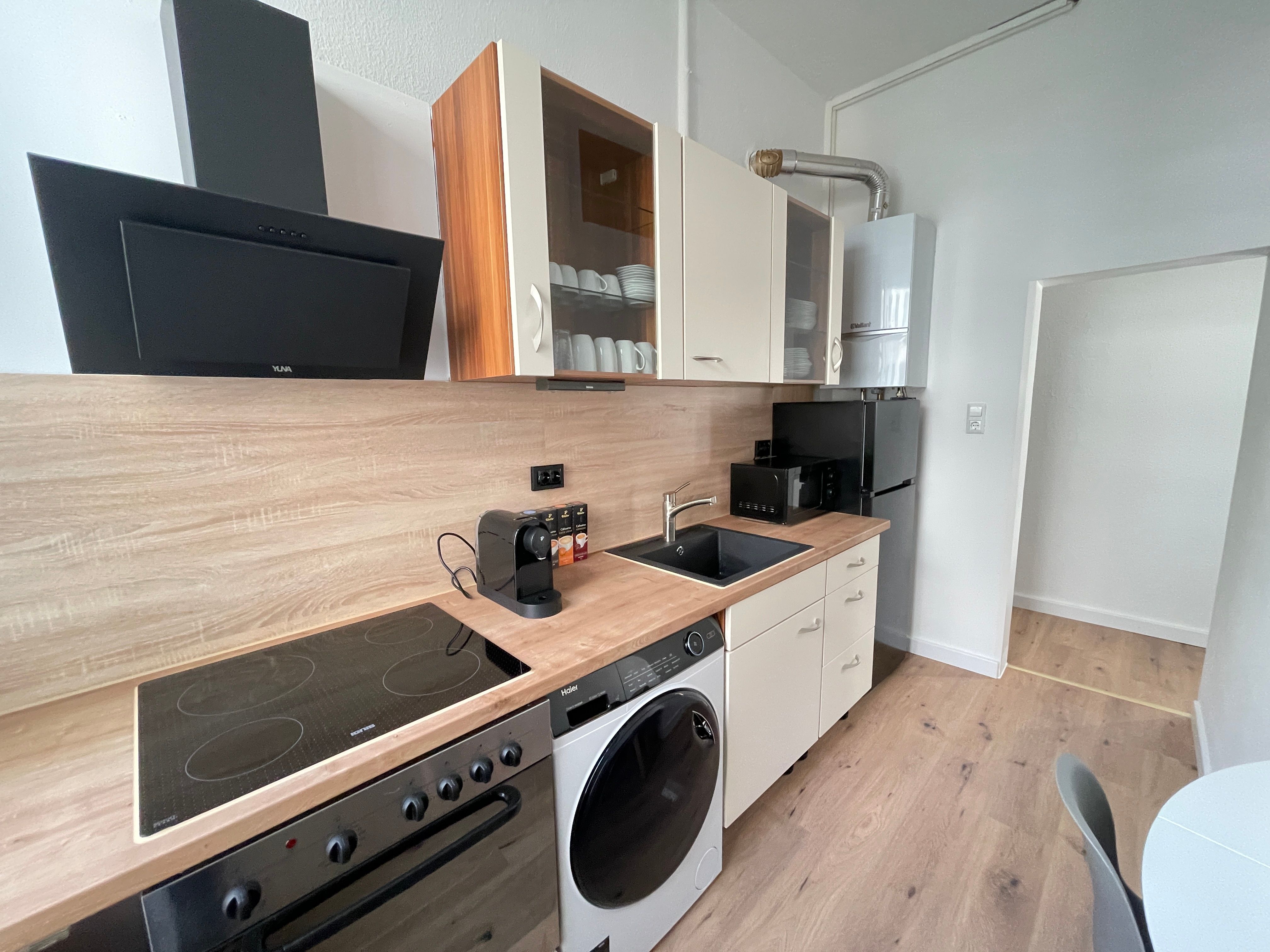 3 Rooms, City, Private Parking - 5