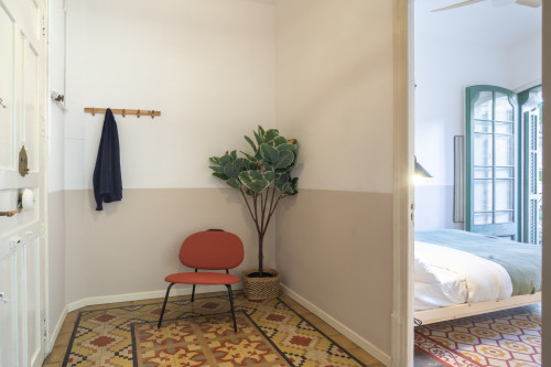Modernist Coliving Retreat with Stylish Comfort in Authentic Sant Andreu