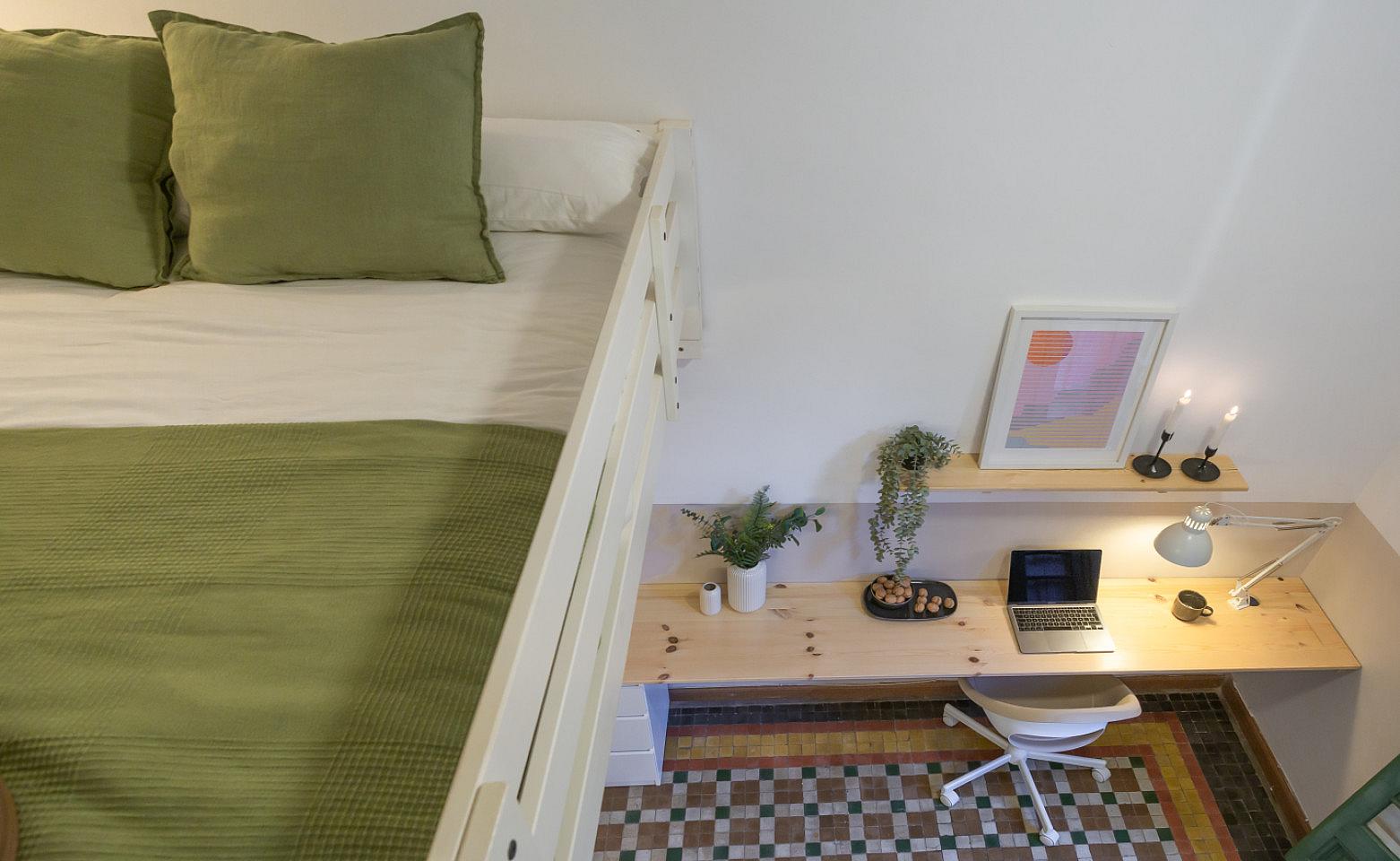  Cozy Double Room  -  Modernist Coliving Retreat with Stylish Comfort in Authentic Sant Andreu  - Gallery -  19