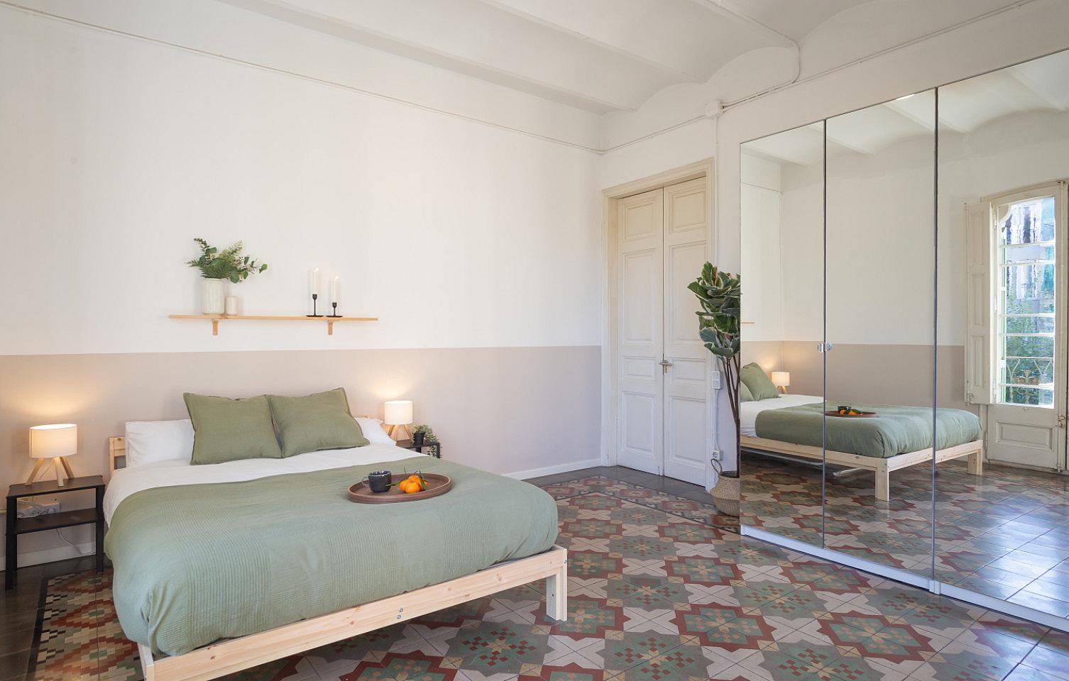  Spacious And Bright Double Room With Balcony  -  Modernist Coliving Retreat with Stylish Comfort in Authentic Sant Andreu  - Gallery -  11