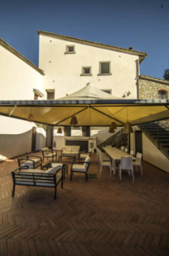 Lovely Apartment in Residence with Shared Garden and Pool 