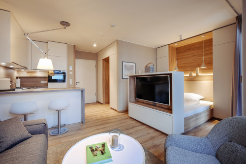 Exclusive business flat in central city location, near VW plant incl. weekly cleaning