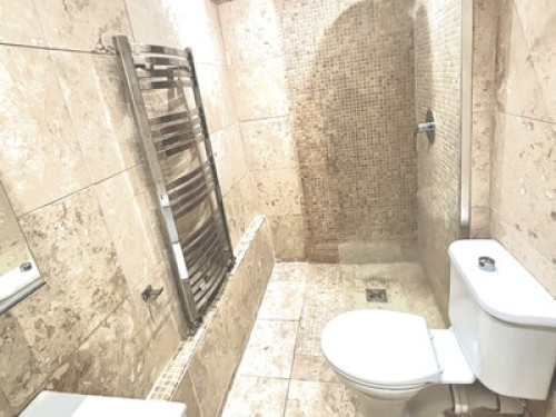 Self-contained annexe/bedsit - Gallery - 5