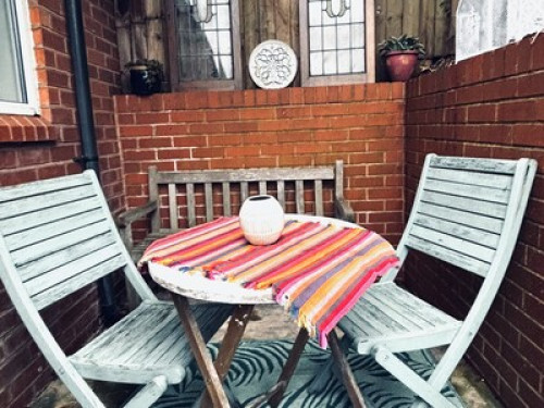 Self-contained annexe/bedsit