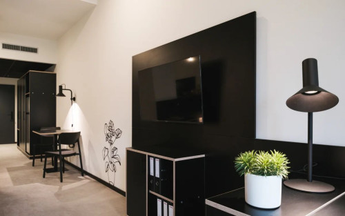 Fully-furnished design apartment, private kitchen, gym, laundry room in Düsseldorf Neuss