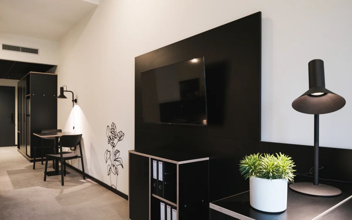 Fully-Furnished Design Apartment, Private Kitchen, Gym, Laundry Room In Düsseldorf Neuss - 1
