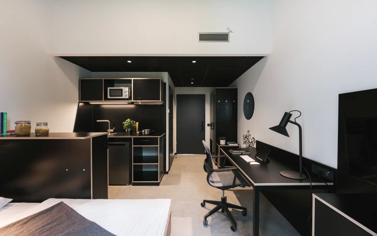Fully-Furnished Design Apartment, Private Kitchen, Gym, Laundry Room In Düsseldorf Neuss - 2