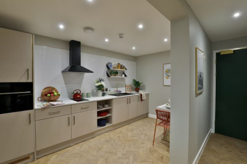 London Road - Gallery - 12