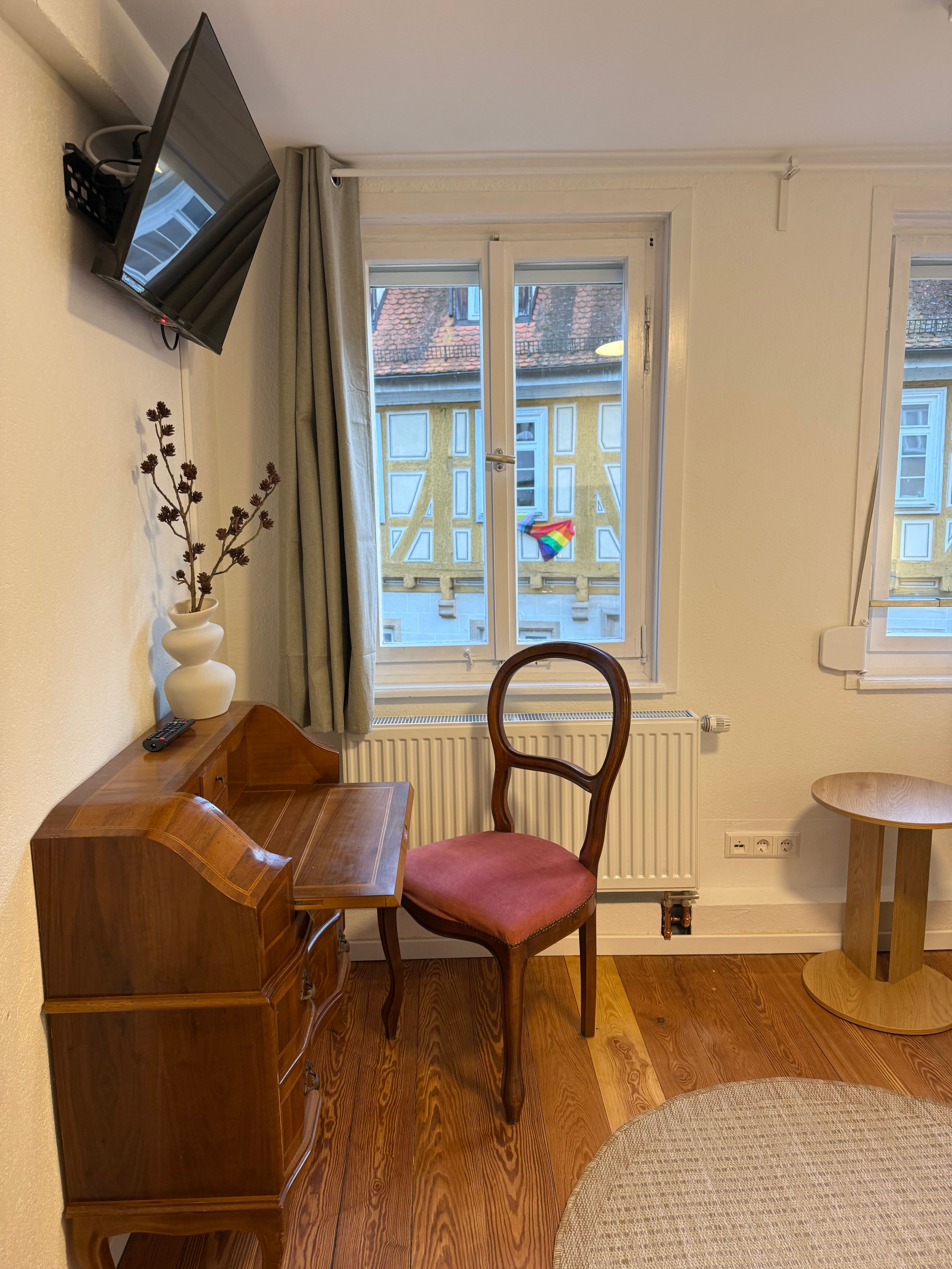 Centrally Located, Newly Renovated Studio Apartment In A Classic Tübingen Old Building - Centrally Located, Newly Renovated Studio Apartment in a Classic Tübingen Old Building - Gallery - 1