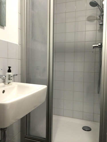 Private Room in a 3 Room Suite near Brandenburg Gate