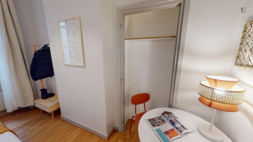 Neat double bedroom near Cordeliers metro