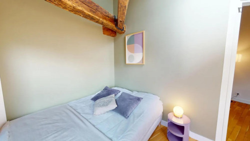 Neat double bedroom near Auber station