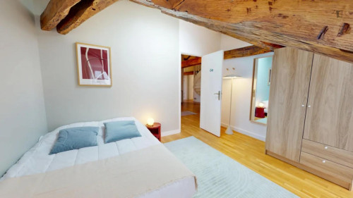 Inviting double bedroom near Auber station