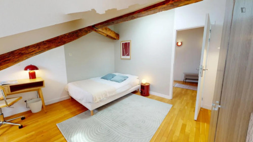 Inviting double bedroom near Auber station