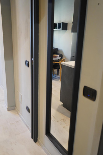 Luxury apt steps from city life, Sempione, MiCo. Tram right ouside to Duomo