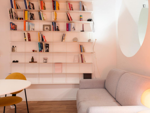 1-bedroom apartment, with outdoor area