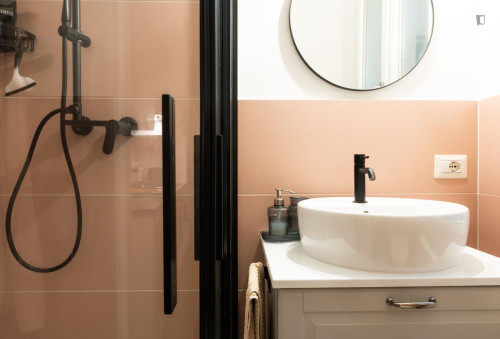 1-bedroom apartment, with outdoor area