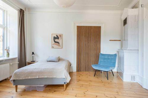 Cool single bedroom in nice shared flat in Indre By