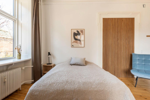 Cool single bedroom in nice shared flat in Indre By