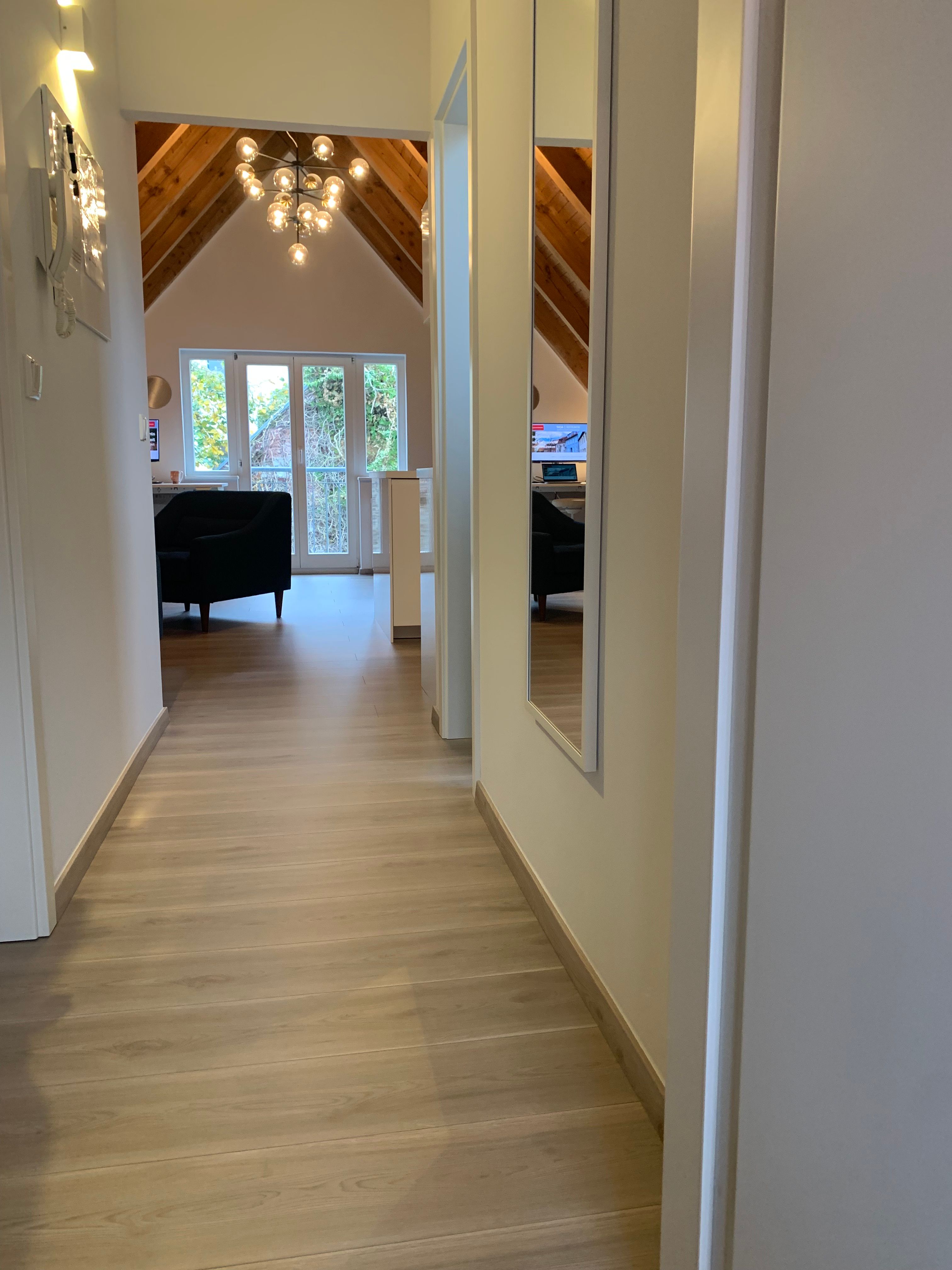 A Feel-Good Apartment - 7