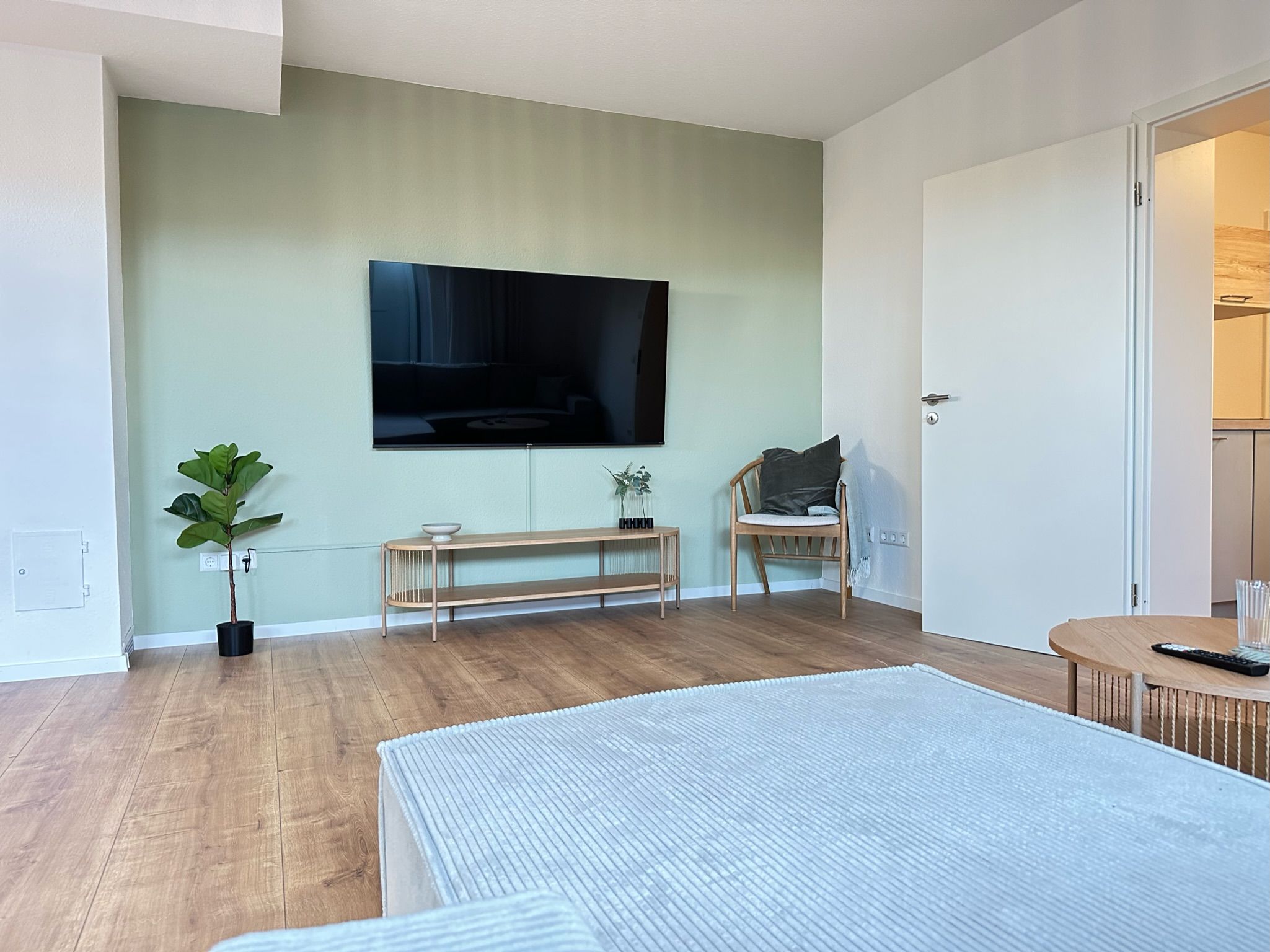  Modern & Quiet Basement Apartment – 5 Min To Karlsruhe Fair  -  Modern & quiet basement apartment – 5 min to Karlsruhe Fair  - Gallery -  12