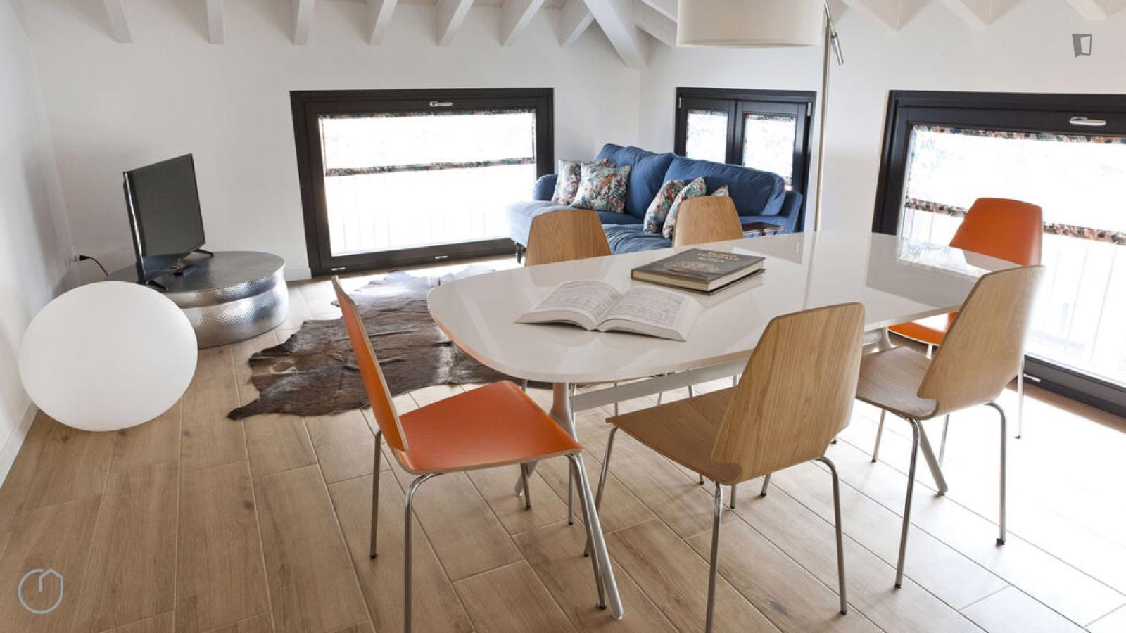  Appealing 3-Bedroom Apartment In The Central Station Area  -  Appealing 3-bedroom apartment in the Central Station area  - Gallery -  1