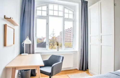 Shiny double bedroom in the Frederiksberg district