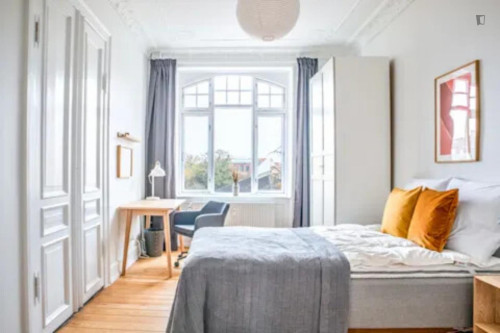Shiny double bedroom in the Frederiksberg district