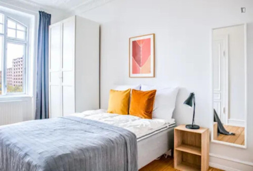 Shiny double bedroom in the Frederiksberg district