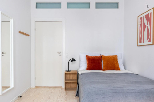 Modern single bedroom in shared flat in cool Nørrebro