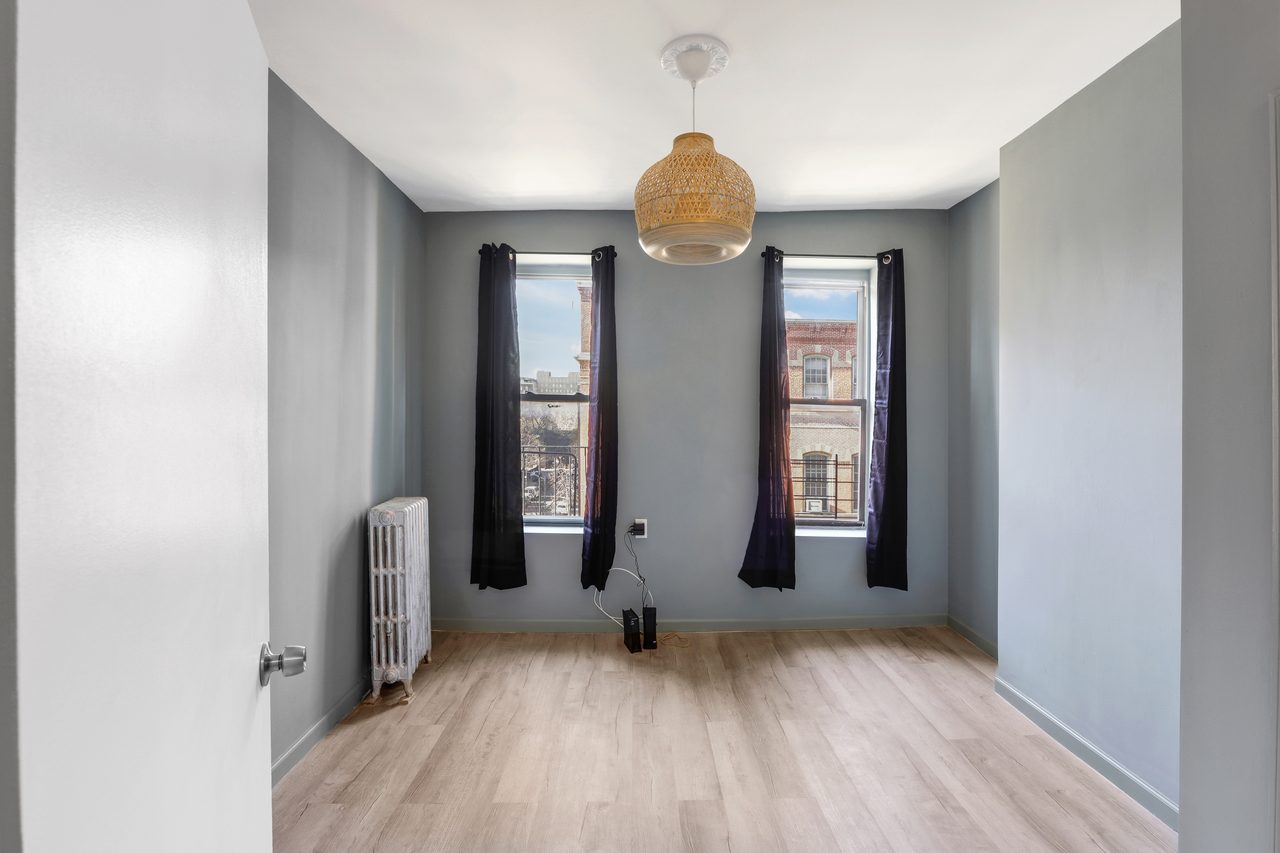  #783: East Harlem - 1 Bedroom (Queen)  -  #783: East Harlem  - Gallery -  5