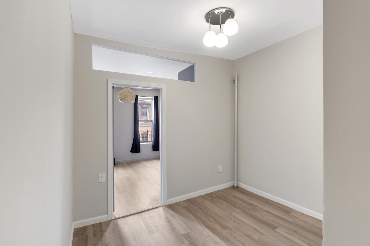  #783: East Harlem - 1 Bedroom (Queen)  -  #783: East Harlem  - Gallery -  24