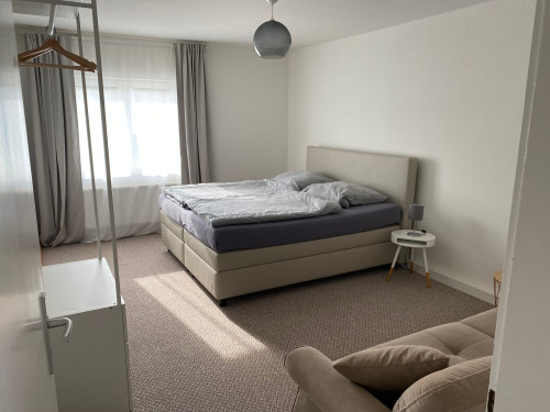 Bright 3-room apartment with WLAN and parking space in Feucht