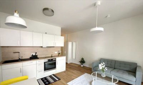 Exklusive Neubauwohnung: Möblierte 2-Zimmer-Wohnung mit Balkon in Bilk