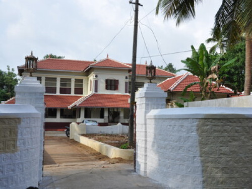 A 350 years old heritage home!!!