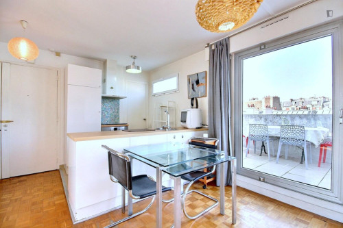 Bright 1-bedroom apartment near the Pierre and Marie Curie Campus of Sorbonne University