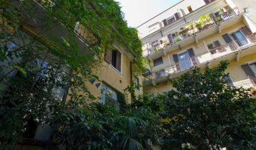 Snug 1-bedroom apartment near Stazione Centrale