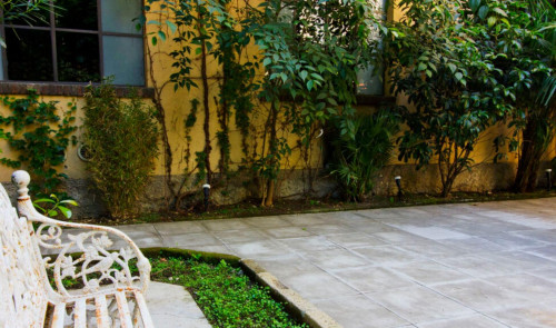 Elegant 2-bedroom apartment close to Stazione Centrale